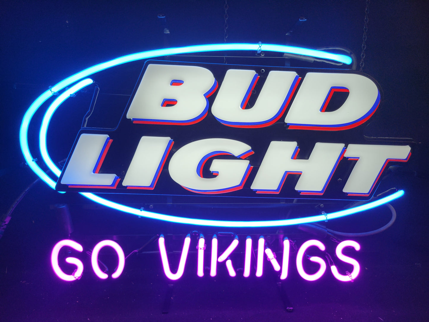 Sports neon minnesota Vikings bud light neon beer sign
