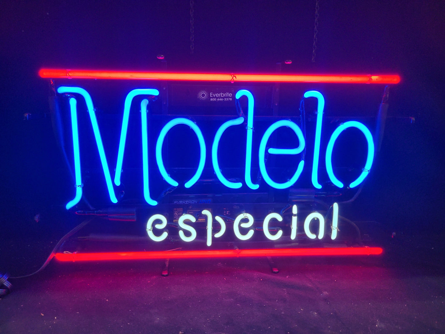 Modelo especial two lines imported neon beer sign