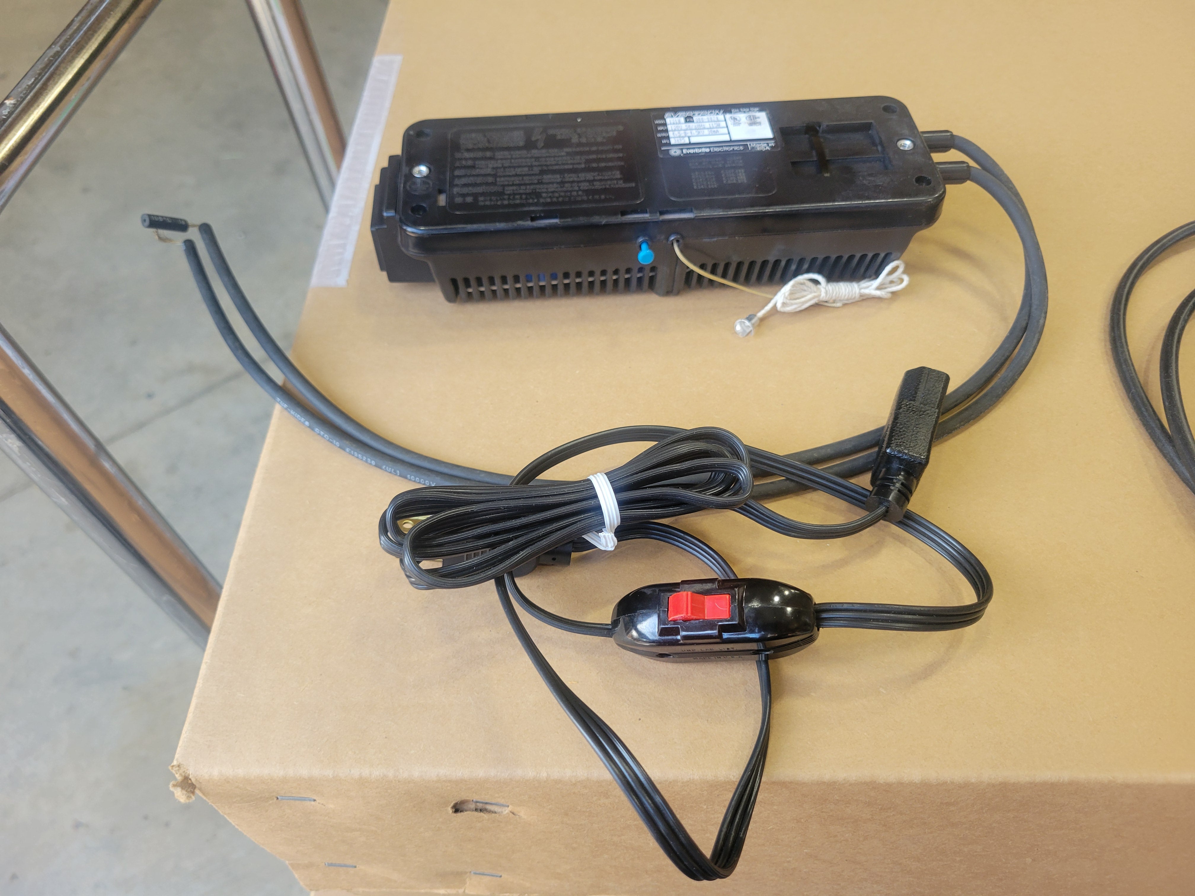 evertron transformer 1210 with dimmer , and I e c cord – Pub Decor